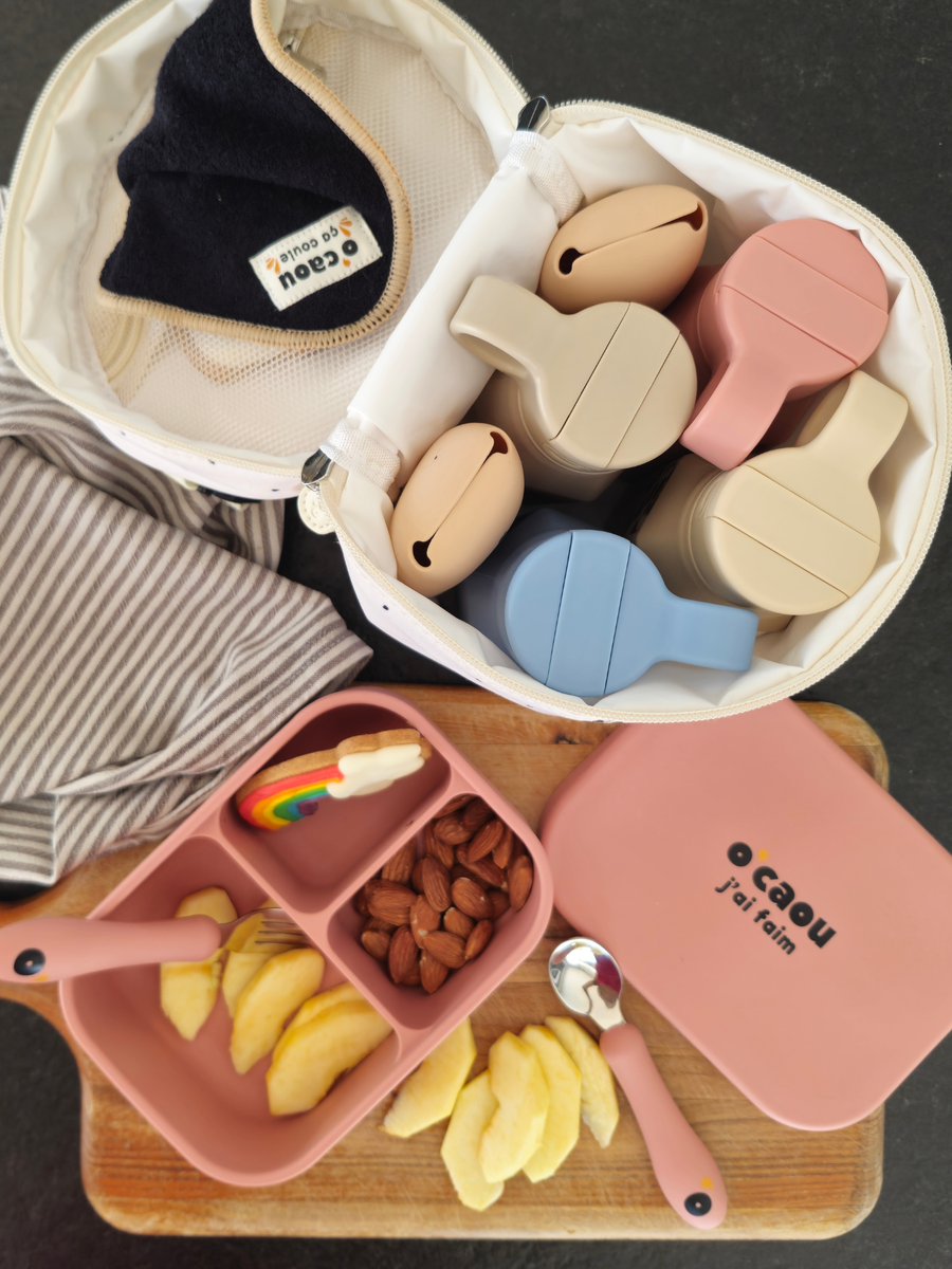 Sac isotherme ouvert : assiette compartimentée et repas préparé